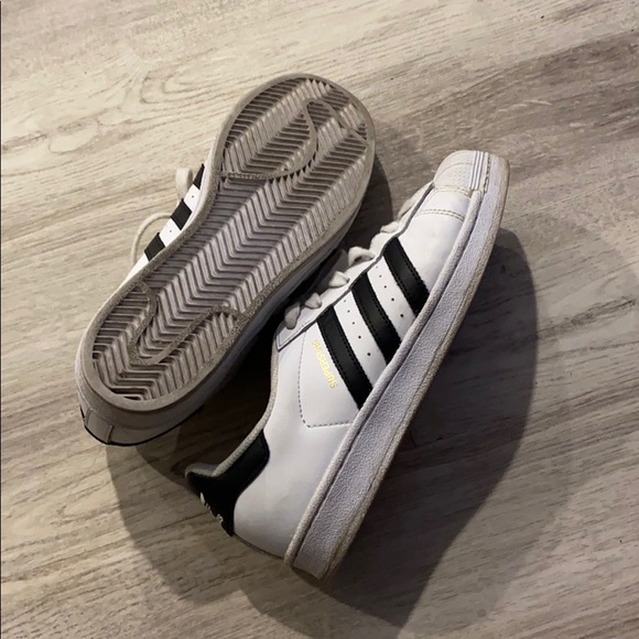 Adidas Superstar size 7, used a couple of times - Picture 3 of 3